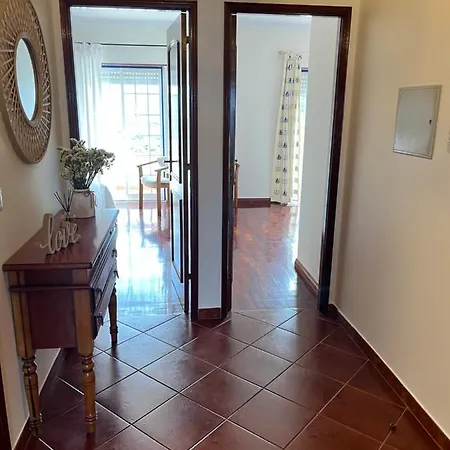 Cozy With Sea View Apartman *