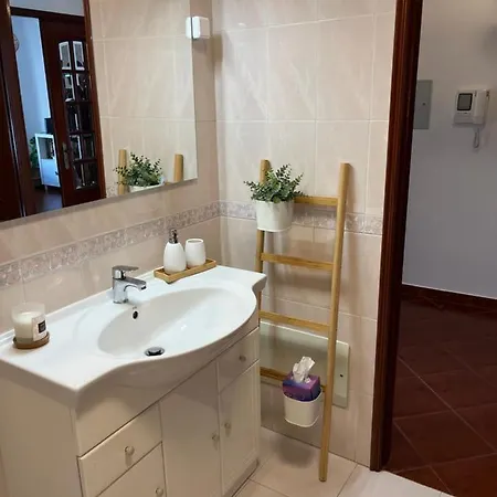 Cozy With Sea View Apartman *