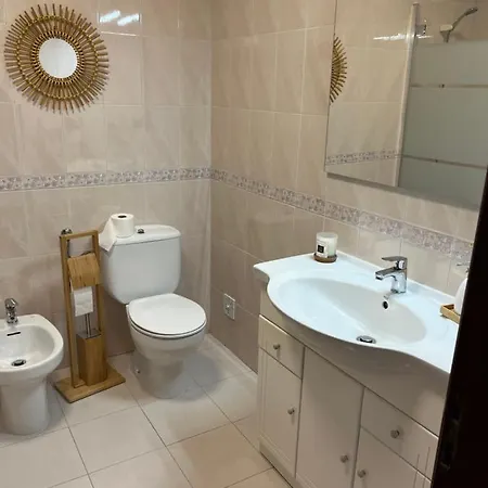 Cozy With Sea View Apartman *