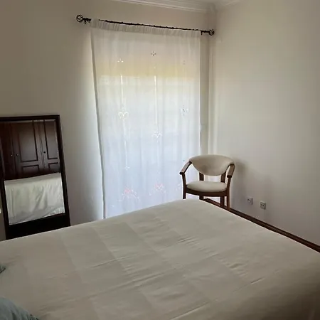 Cozy With Sea View Apartman