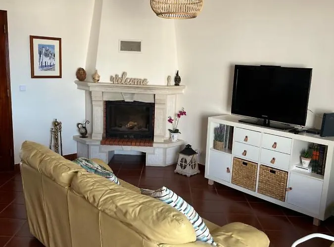 Cozy With Sea View דירה