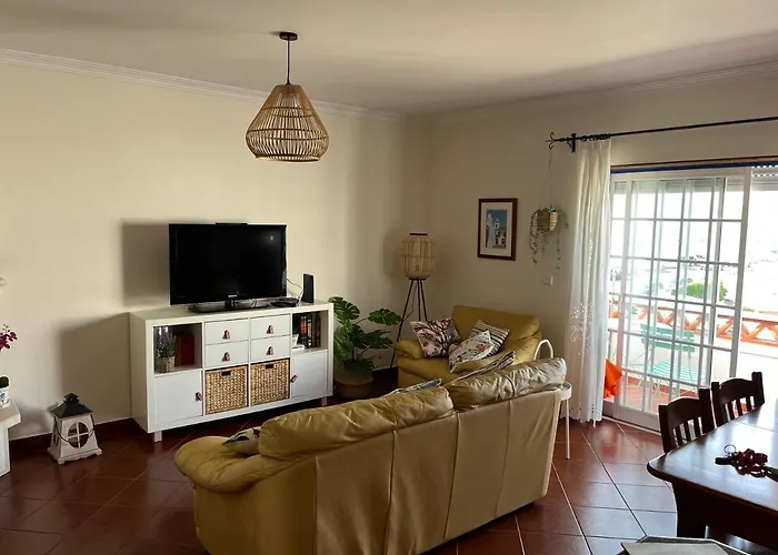 Cozy With Sea View דירה *