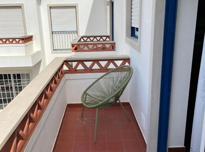 דירה Cozy With Sea View